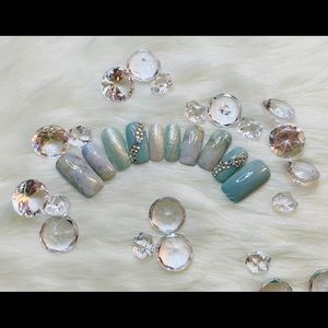 Green With Envy||Press-on Nail Set